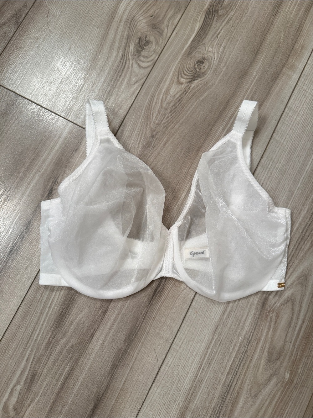EUC Shimmering White Underwire Bra - 34I